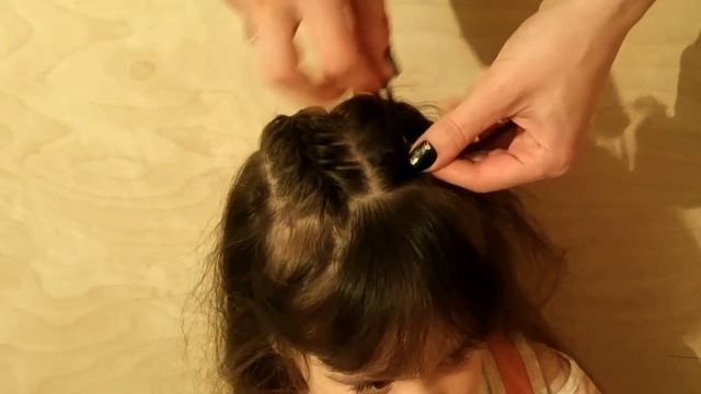 Simple and fast braided updo with heart. Простая и быстрая прическа с сердечком для самых маленьких смотреть онлайн