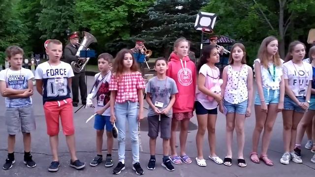 Катюша - детский хор и военный оркестр смотреть онлайн