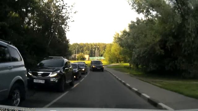 Вот так у нас ездят,на всё и на всех пофиг. смотреть онлайн