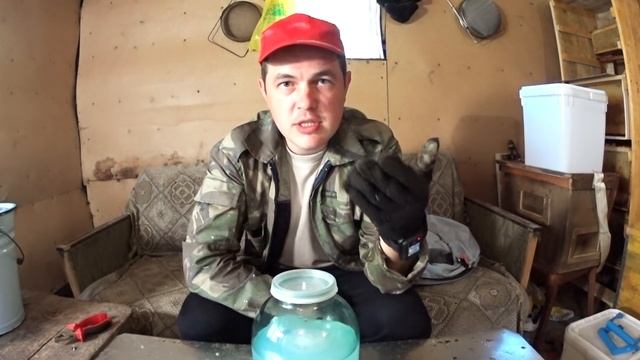 Осенняя обработка пчёл от варроатоза препаратом Бипин Т на своей пасеке. Борьба с клещом Варроа смотреть онлайн