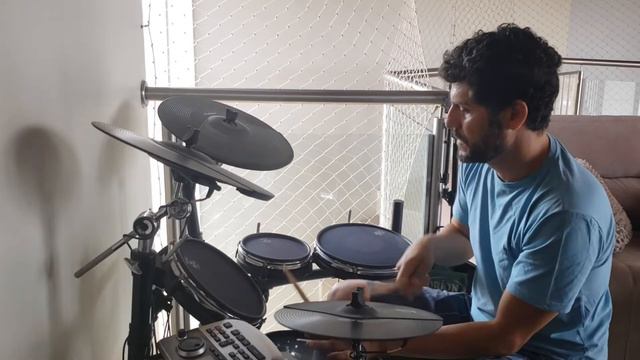 This is my reggae version of Radiohead's Identikit. смотреть онлайн