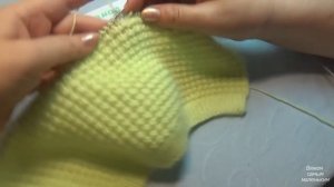 Вязание спицами детская шапочка-чепчик#146