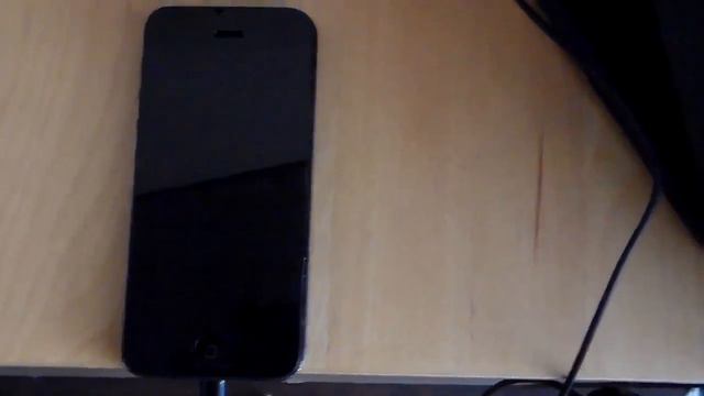 Water Damaged iPhone 5 Vibrates every few seconds with broken LCD display. Can't charge phone. смотреть онлайн