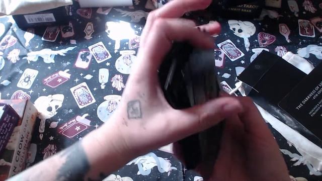 Spooky Season Tarot and Oracle - VR to Emily's Tarot Magick смотреть онлайн