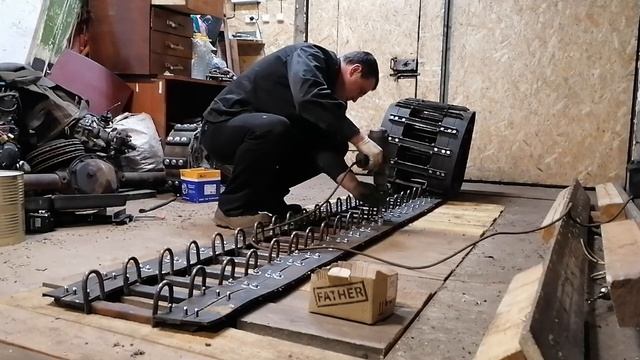 Сборка гусеницы смотреть онлайн