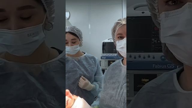 Одномоментная блефаропластика нижних век и подтяжка средней зоны лица