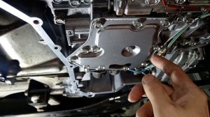 Ниссан нв 200 замена атф масла в Акпп.