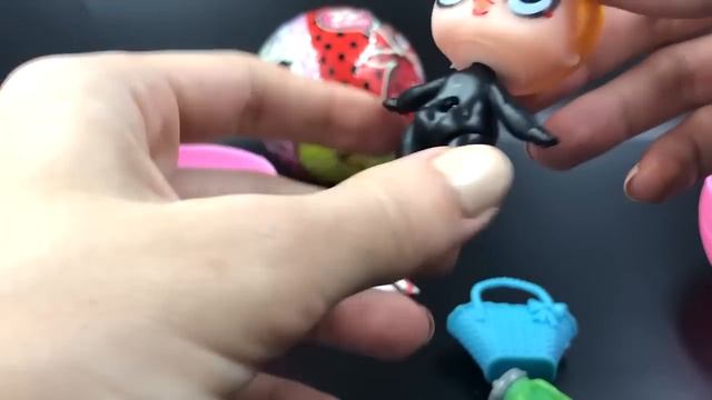 Lady bug. Шары с сюрпризом типа LOL смотреть онлайн