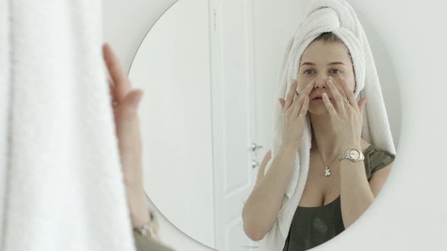 Lexli AloeGlyC Aloe Vera-based Exfoliator смотреть онлайн