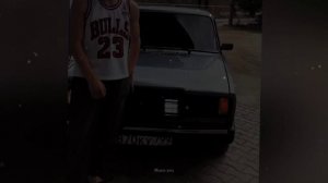 падал падал белый снег, на мой чёрный пистолет?