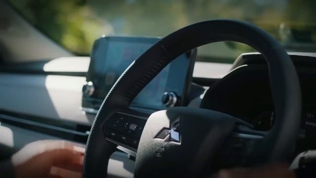 2023 Mitsubishi Outlander PHEV Vs 2023 Toyota Fortuner