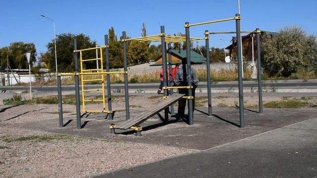 После сытного застолья - вышел я гульнуть во двор. смотреть онлайн