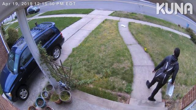 Front Door Camera 04/19/2019 12:16:19