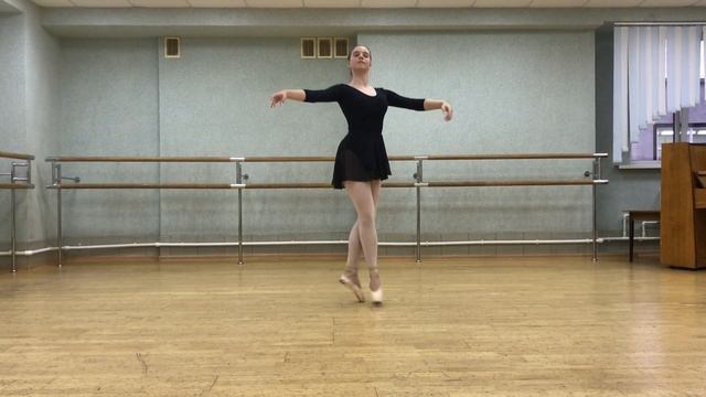 Exercice на пуантах Комбинация 2 смотреть онлайн