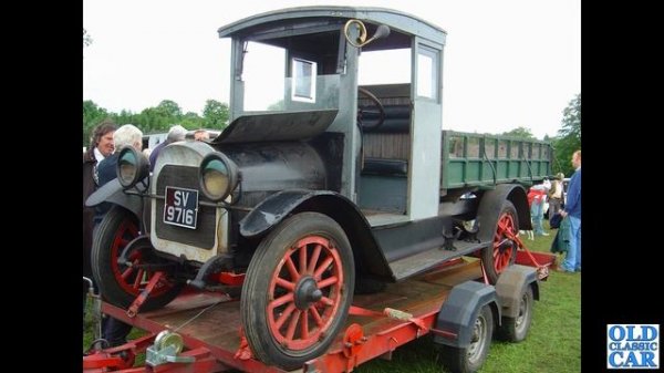 Classic American pickup trucks - Chevy, Dodge, Ford, International pickups & more