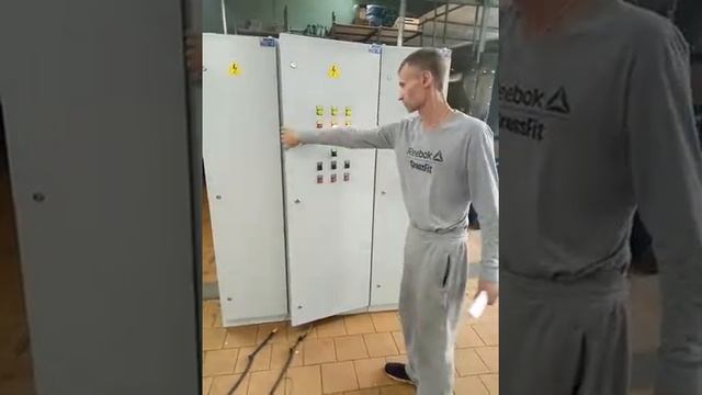 Как работает ВРУ 400 Ампер с АВР смотреть онлайн