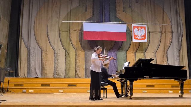 L. van Beethoven - "Menuet" - Alicja Żołyniak смотреть онлайн