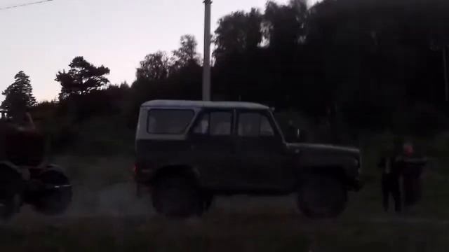 Самодельный трактор vs Уаза смотреть онлайн