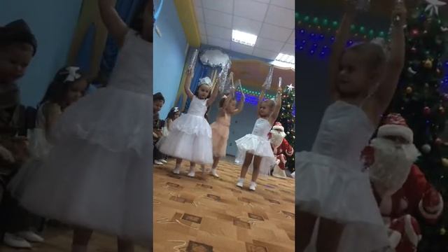 Танец снежинок смотреть онлайн