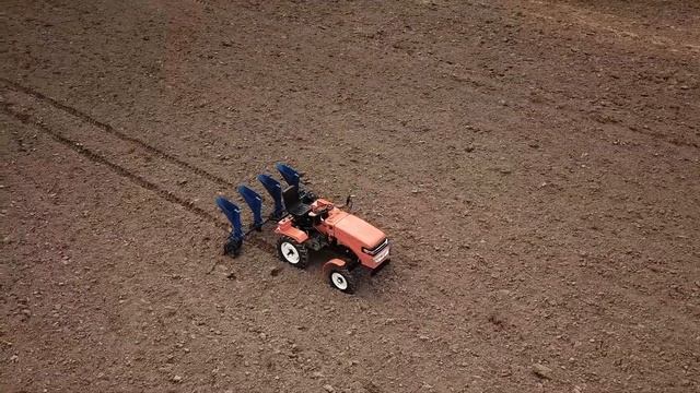 Минитрактор Кентавр Т-15 в работе с картофелесажалкой и чеснокосажалкой смотреть онлайн