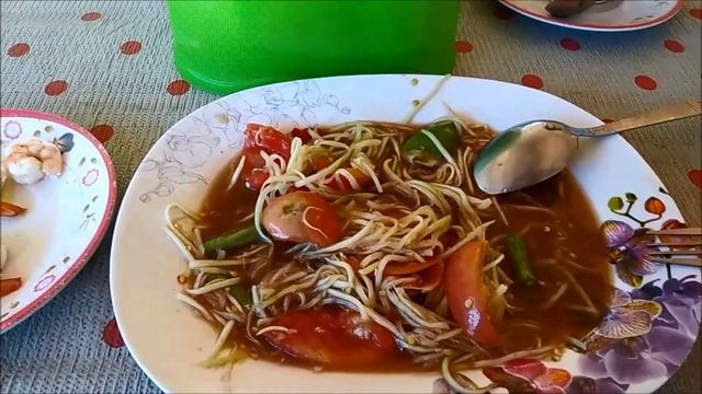 ТАЙСКАЯ ЕДА В ТАЙСКИХ КАФЕ. ПОЧЕМУ БЕЗДОМНЫЕ СОБАКИ СТАЛИ АГРЕССИВНЫМИ