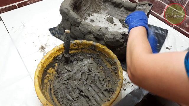 Кашпо своими руками из пластикового ящика и раствора. Поделки для сада