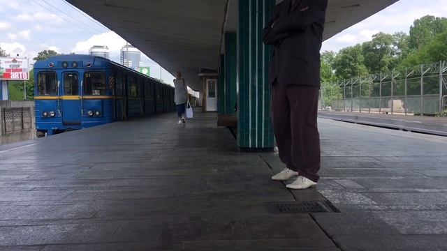 Станция метро Гидропарк / Киевское метро смотреть онлайн