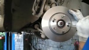 замена передних колодок и тормозных дисков Kia Cerato