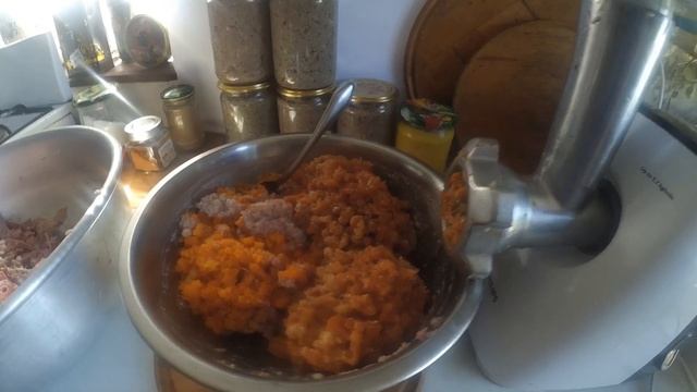 М'ясний ПАШТЕТ ІЗ СВИНЯЧОЇ РУЛЬКИ з овочами і томатом. смотреть онлайн
