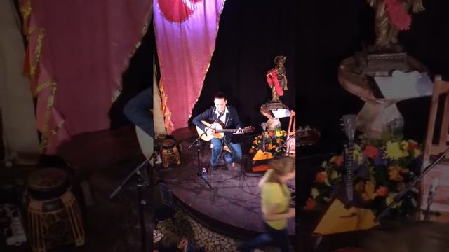 Очи черные, очи страстные, очи жгучие и прекрассные