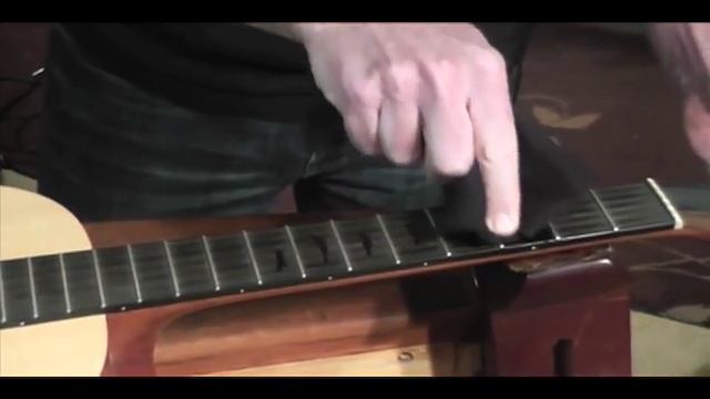How to Clean and Condition an Ebony Guitar Fretboard with MusicNomad F-ONE Oil смотреть онлайн