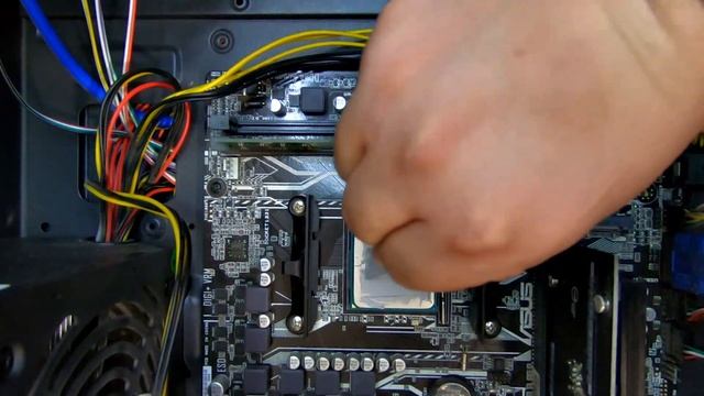 Instalar un Procesador de PC AMD Socket Am4 de manera sencilla смотреть онлайн