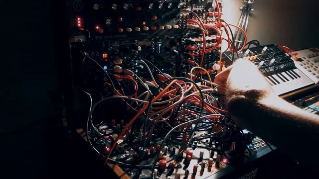 Eurorack Techno, now with more Basimilus Iteritas Alter смотреть онлайн