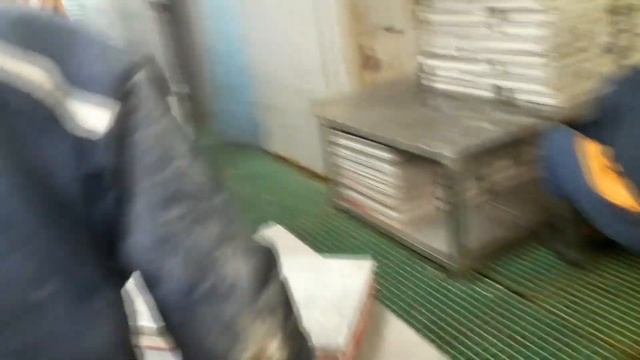 Как морозят красную икру(Клип)