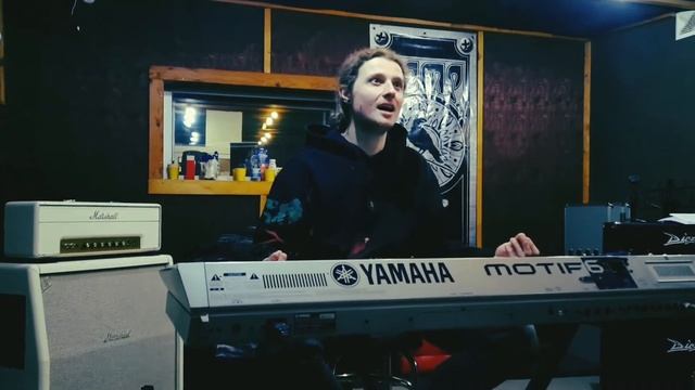 Урок вокала #35 | Постигаем ГОРЛОВОЕ ПЕНИЕ | ЭКСТРИМ ВОКАЛ | Штробас | Скрим | Гроул | Расщепление смотреть онлайн