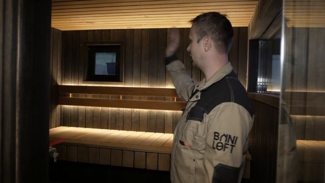 Обзор современной мини-бани с русской парной / Модель B-1.1 с крыльцом / Топка печи в раздевалке смотреть онлайн