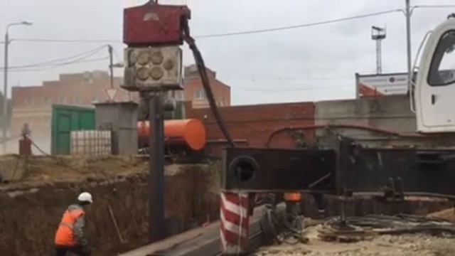 Погружение шпунта Ларсена, г. Одинцово смотреть онлайн