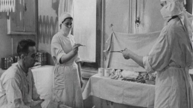 Юлия Друнина "Бинты", читает Вера Дмитриевна Ш. смотреть онлайн