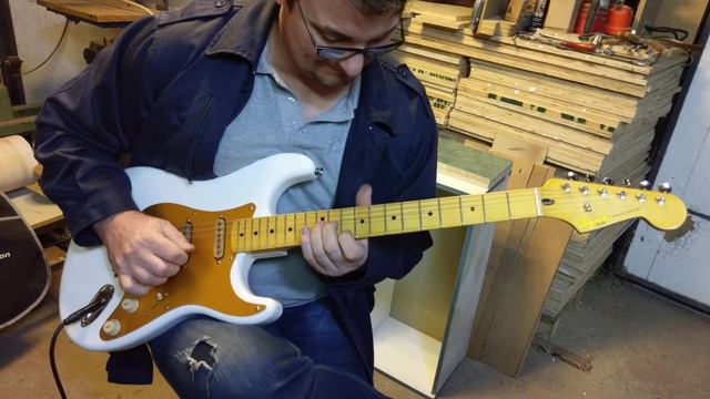 Hand wound pickup set смотреть онлайн