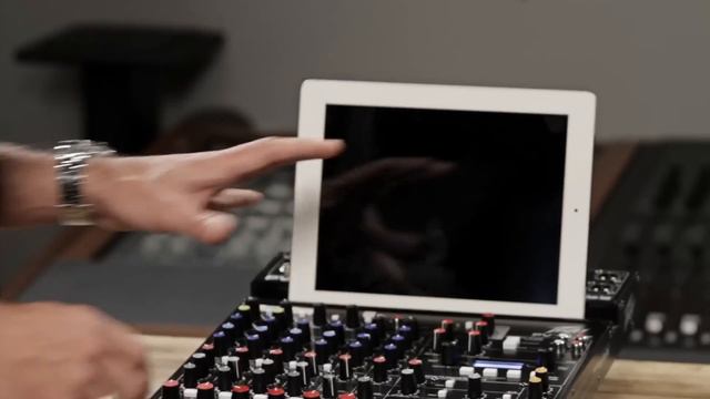 Peavey PV 10 AT mixer with Auto Tune смотреть онлайн
