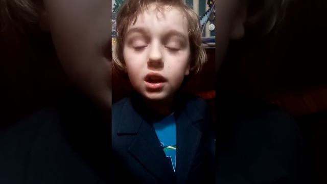 Арсений поет"Котенок и щенок" смотреть онлайн