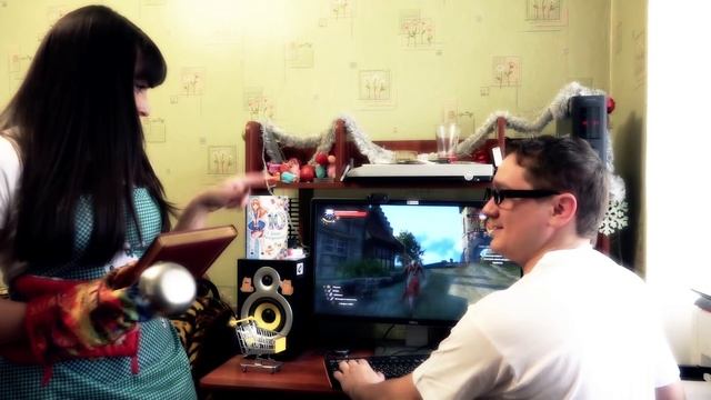 Что подарить девушке на 8 марта? Я знаю)) (Чо подарить, блин?) смотреть онлайн