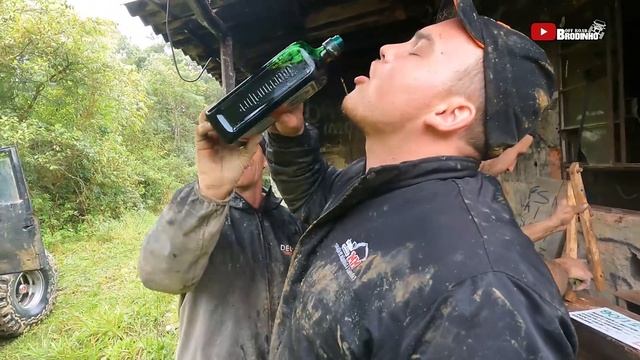Trilha do 90/120 com muito perrengue e parceria dia 02 - Willys Land Rover & Toyota Bandeirantes 4x смотреть онлайн