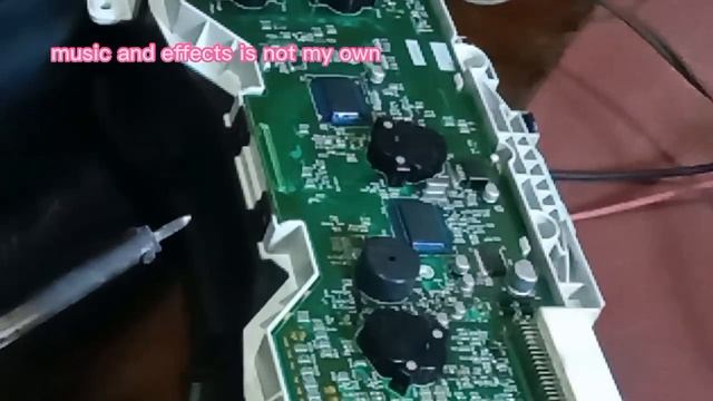 Toyota INNOVA CLUSTER GUAGE malfunction due to cold soldered at the pinout socket! смотреть онлайн