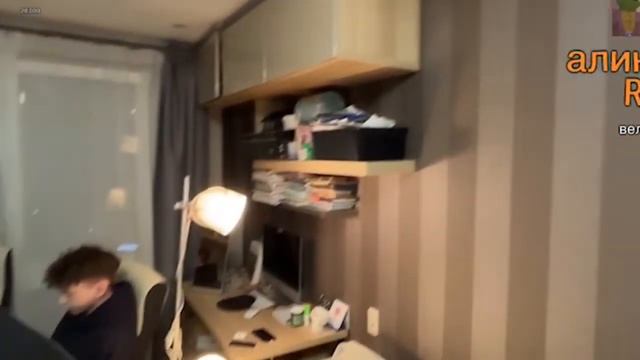 MKM СНИМАЕТ РОЛИК В ИНСТ // ПЕРВЫЙ СТРИМ смотреть онлайн