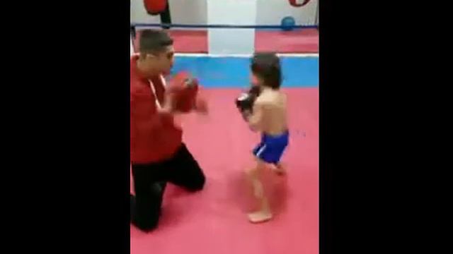 Мальчик с пальчик - Kid Dragon смотреть онлайн