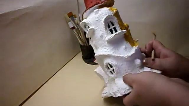 Домик-ночник из пластиковых бутылок и папье-маше смотреть онлайн