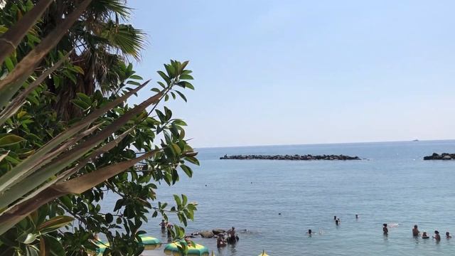 Пляжи Сан-Ремо недвижимость у моря. Лигурия Италия. Beaches of Sanremo. Liguria. Italy. Europe-Hous смотреть онлайн