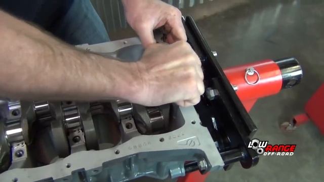 How To Rebuild A 1.3L Suzuki Samurai Engine (Part 1) Crankshaft Installation смотреть онлайн