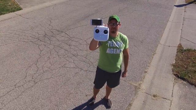 DJI Phantom 3 Standard REVIEW (in the hands of a drone novice!) смотреть онлайн